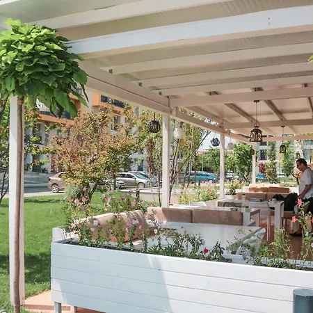 Onix Blue Mamaia Apartman